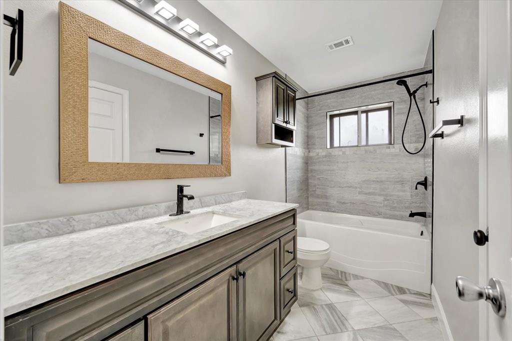 2502 Bisontine Street, Friendswood, Texas image 24