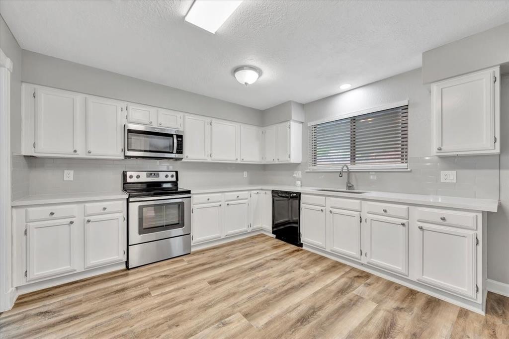 2502 Bisontine Street, Friendswood, Texas image 13