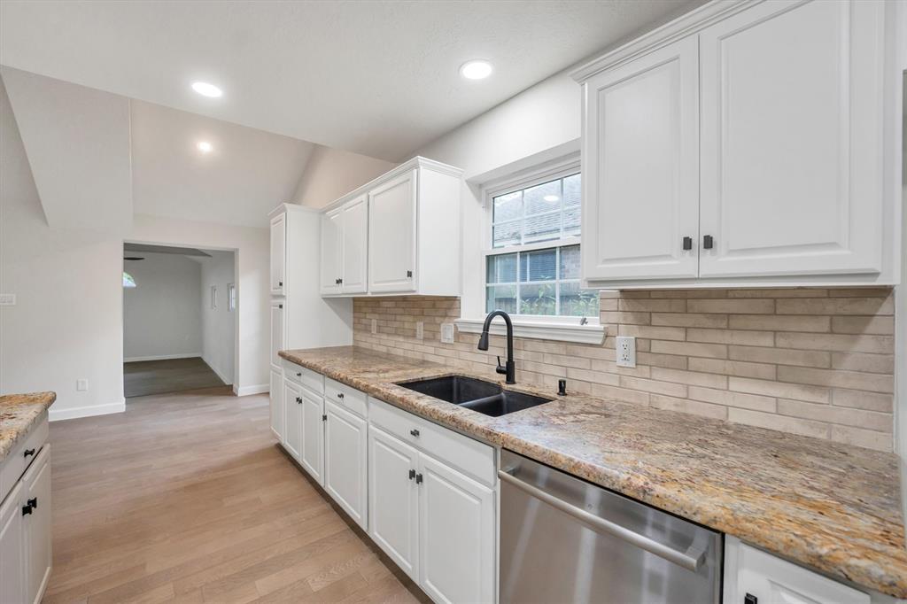 125 Park Way, Conroe, Texas image 19