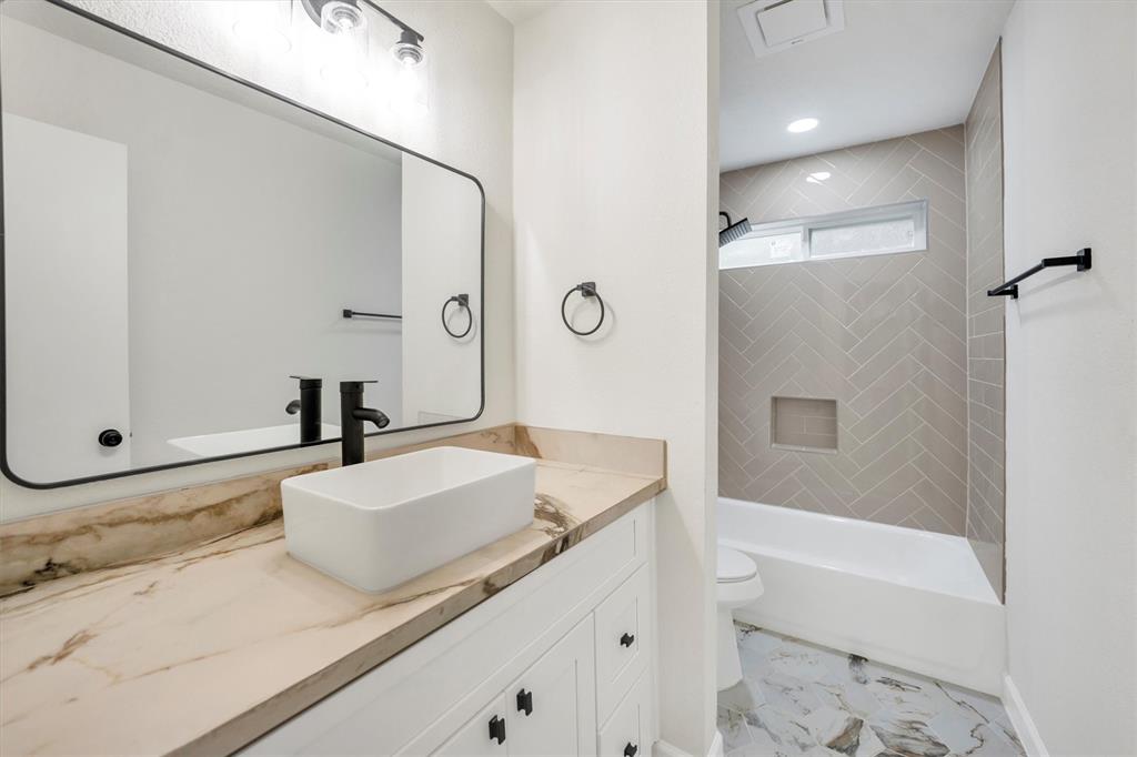 125 Park Way, Conroe, Texas image 32