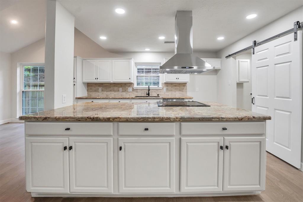125 Park Way, Conroe, Texas image 22