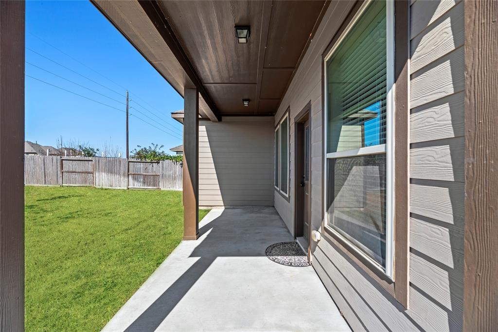 2522 Blazing Star Drive, Brookshire, Texas image 22