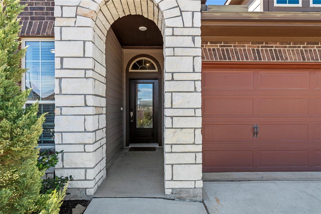 2522 Blazing Star Drive, Brookshire, Texas image 2