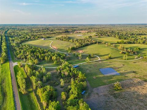 Photo of 3200 State Highway 75 N, Centerville, TX 75833 (MLS # 61340886) Photo of 3200 State Highway 75 N, Centerville, TX 75833 (MLS # 61340886)