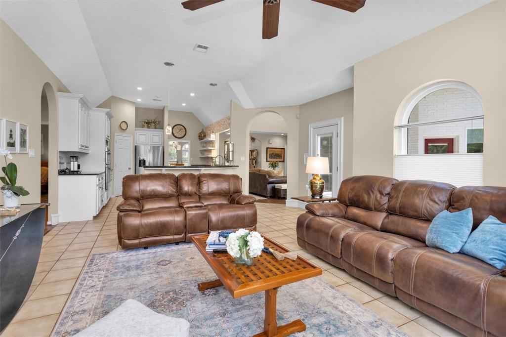 39 Wedgewood Boulevard, Conroe, Texas image 12