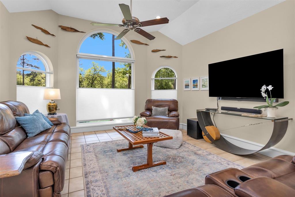 39 Wedgewood Boulevard, Conroe, Texas image 10