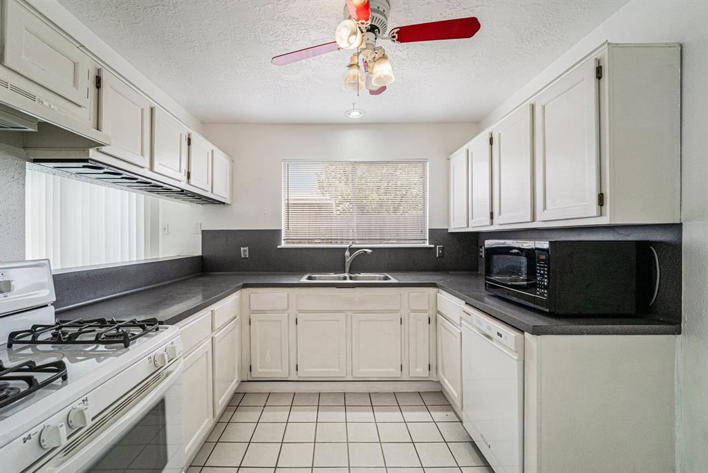 11819 Oakner Drive, Tomball, Texas image 18