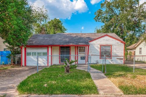 909 Longley Street South Houston TX 77587