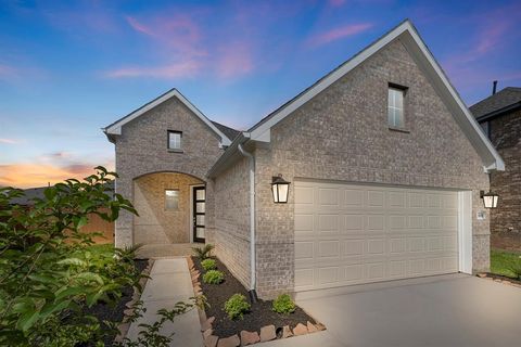 Single Family Residence in Katy TX 804 Lake Lacosta Drive.jpg