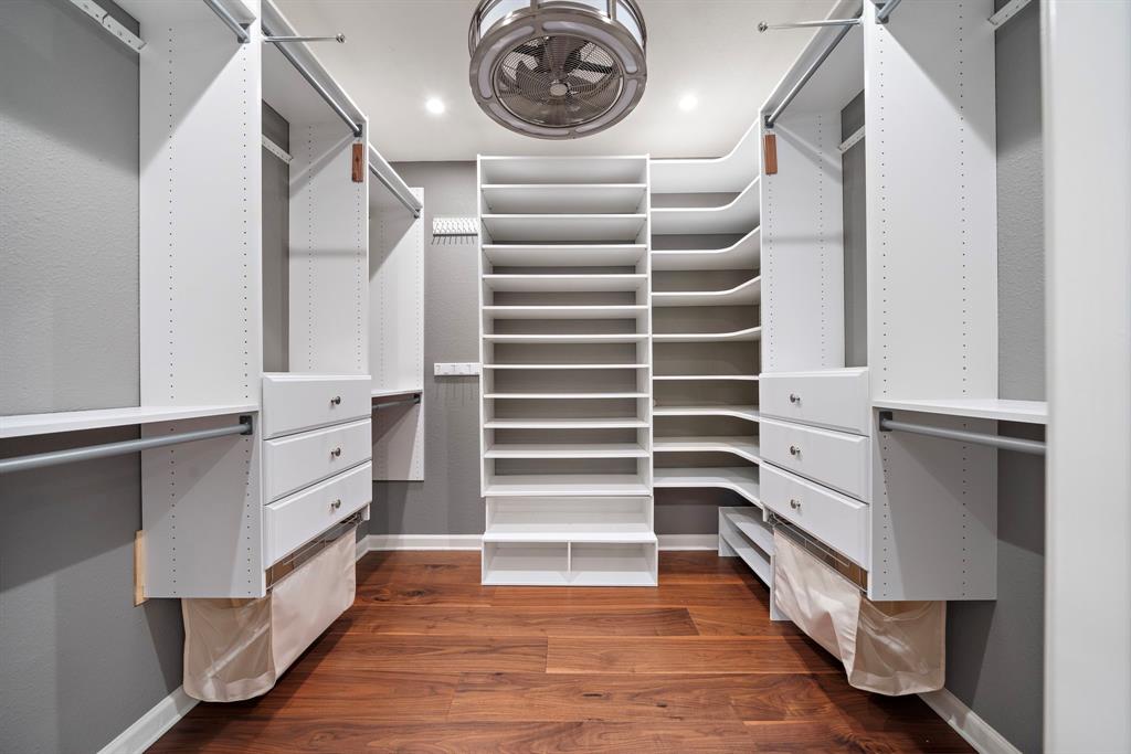 8954 Chatsworth Drive, Houston, Texas image 25