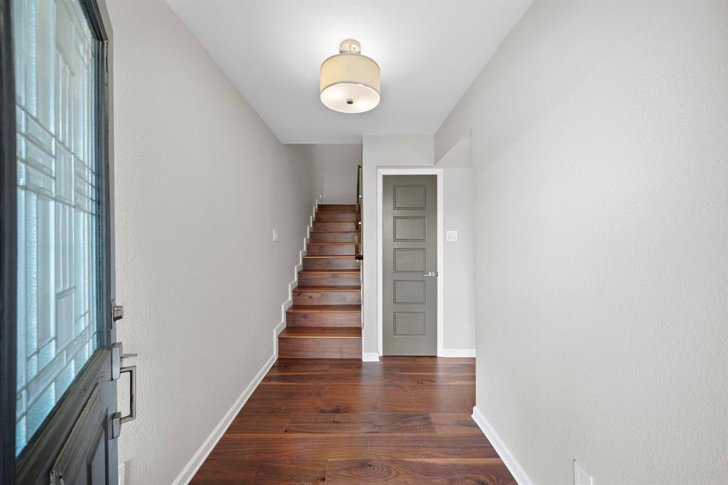 8954 Chatsworth Drive, Houston, Texas image 4