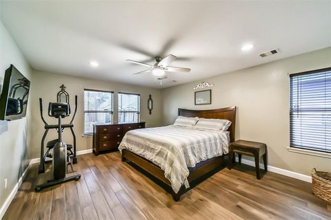 Single Family Residence in Houston TX 4211 Landshire Bend Drive 14.jpg
