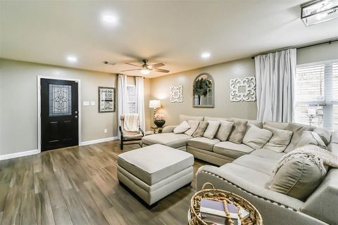 Single Family Residence in Houston TX 4211 Landshire Bend Drive 5.jpg