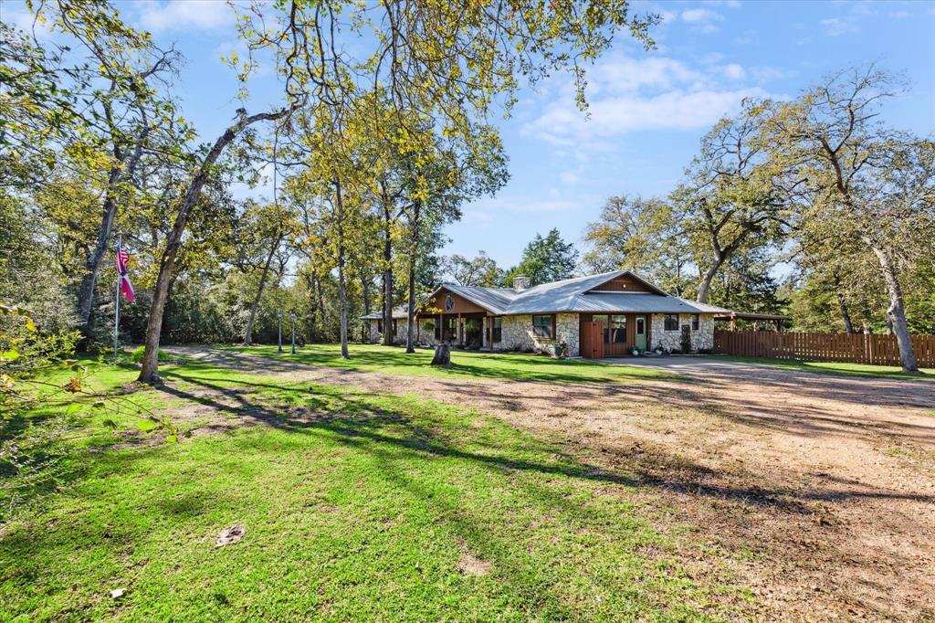 155 Oakwoods Drive, Bellville, Texas image 2