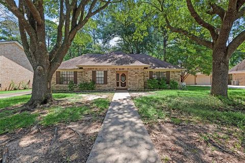 Single Family Residence in Huntsville TX 1337 Greenbriar Drive.jpg