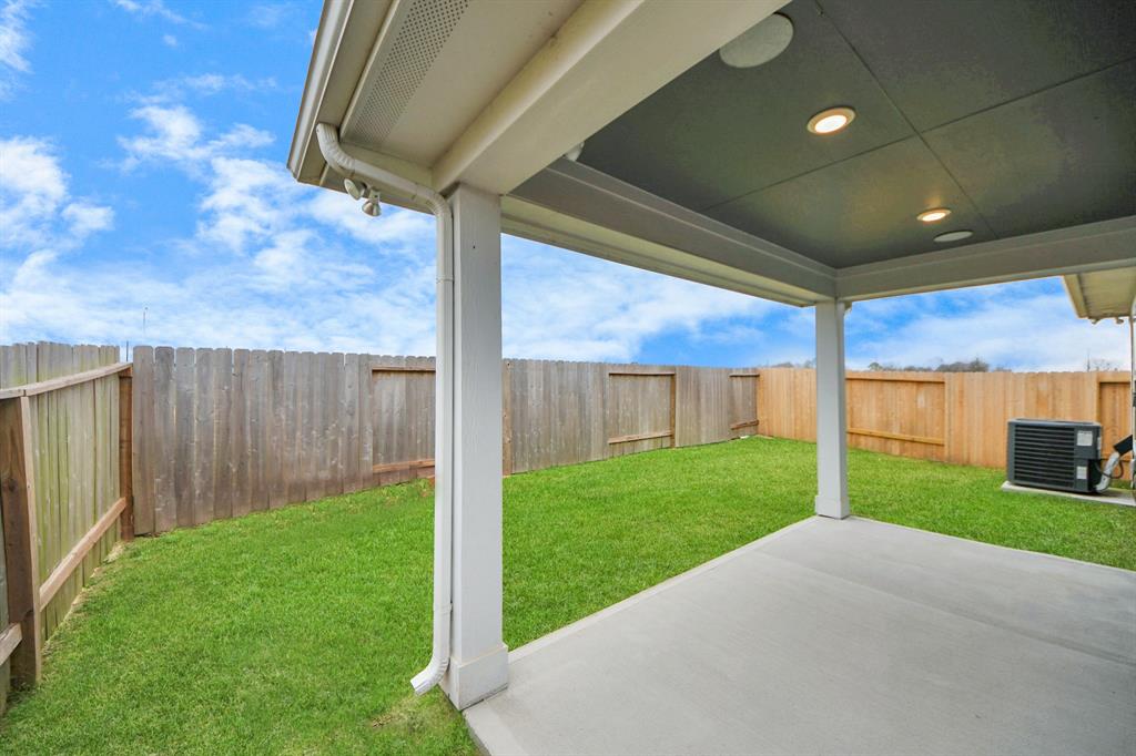 13023 Dianna Lee Drive, Crosby, Texas image 11
