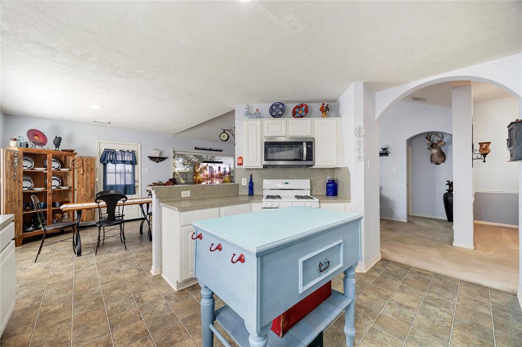 3318 Keithwood Circle, Pearland, Texas image 7