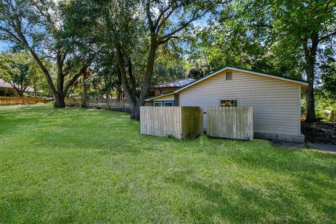 A home in Sealy