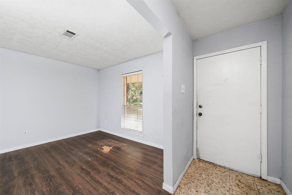 2013 N Fisher Court, Pasadena, Texas image 4