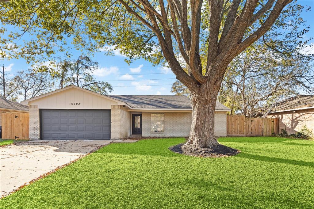 16702 Rippling Mill Drive, Sugar Land, Texas image 1