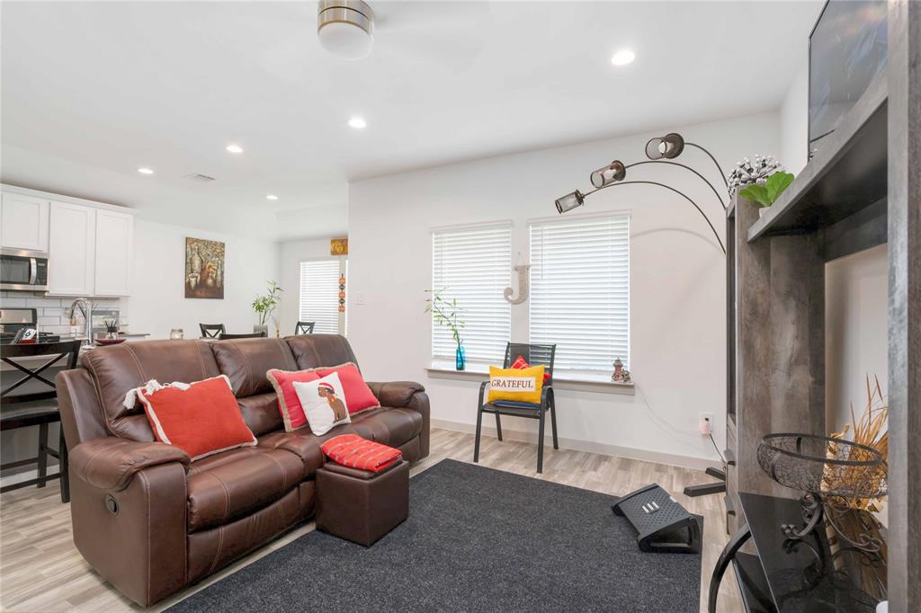 7730 Robert Lane