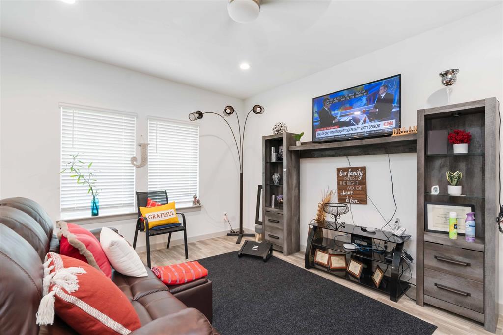 7730 Robert Lane