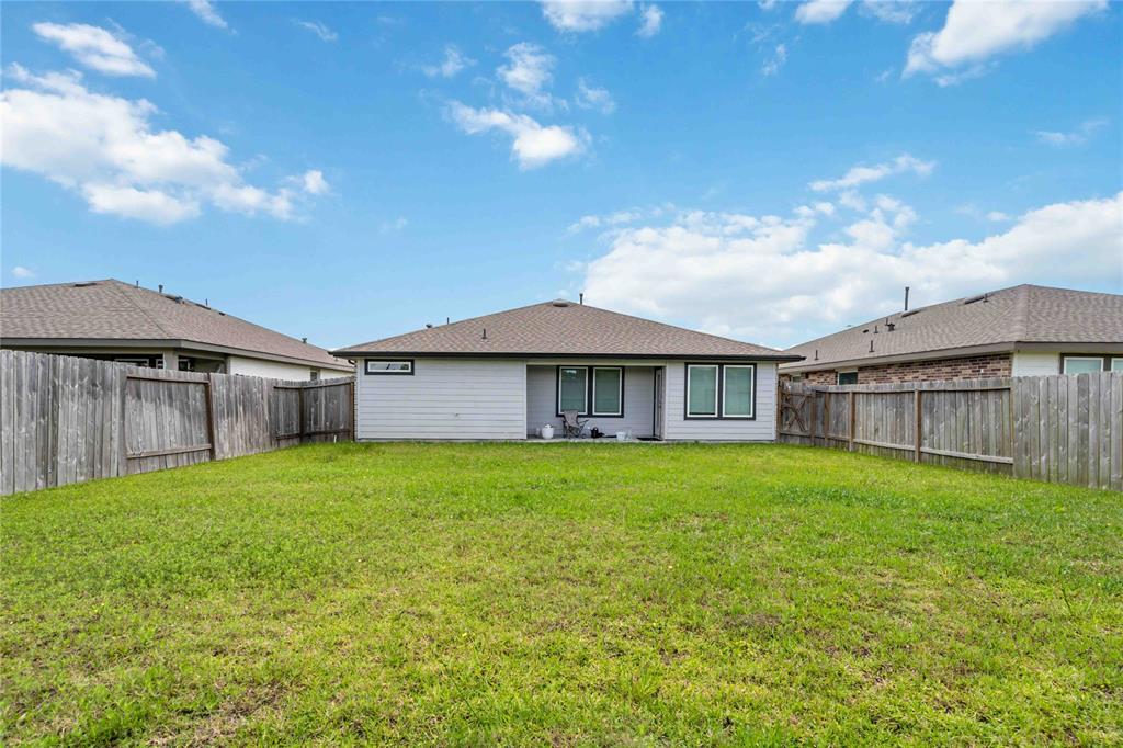7730 Robert Lane, Rosharon, Texas image 18