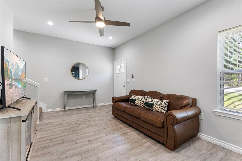 126 Indian Creek Circle, Willis, Texas image 10