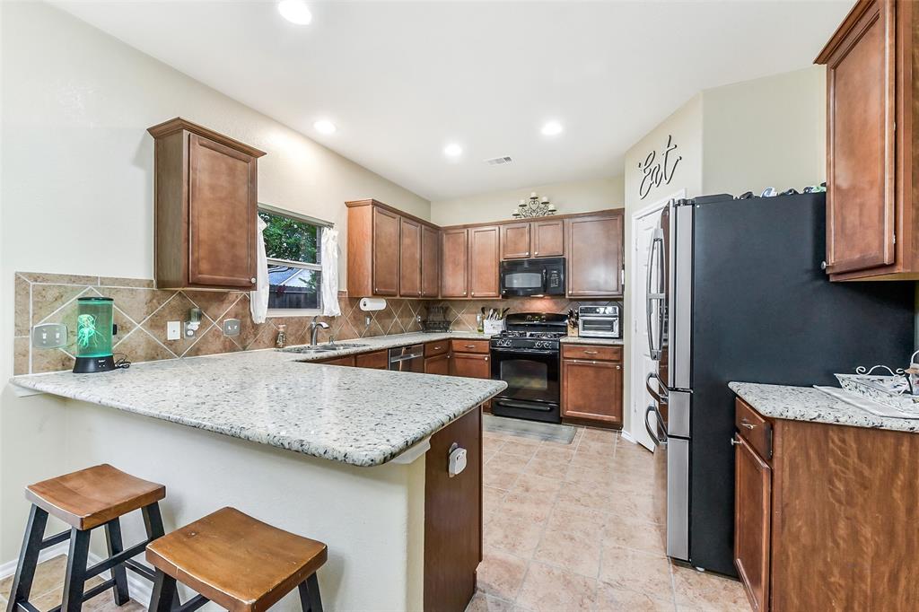 1703 Balsam Spruce Circle, Conroe, Texas image 8