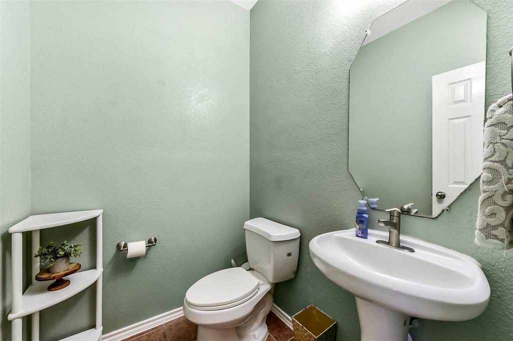 1703 Balsam Spruce Circle, Conroe, Texas image 16