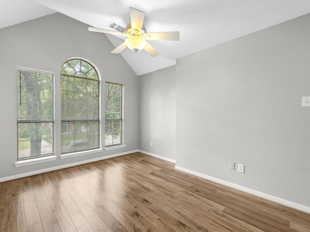 3910 Echo Mountain Drive, Kingwood, Texas image 32