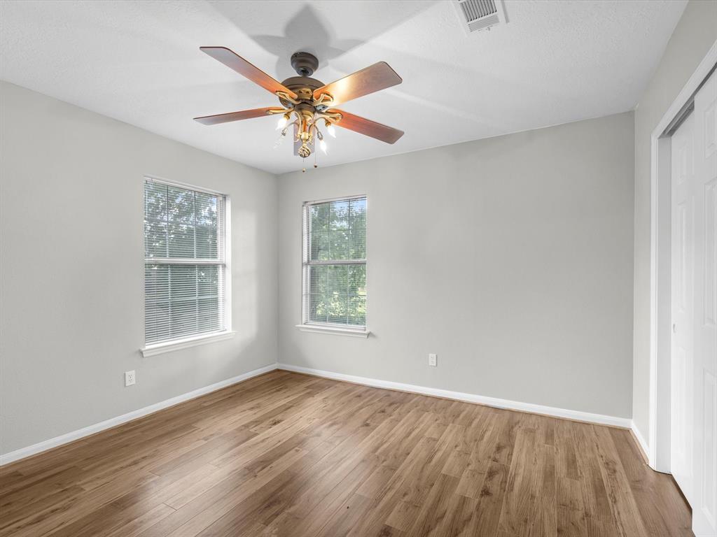 3910 Echo Mountain Drive, Kingwood, Texas image 27
