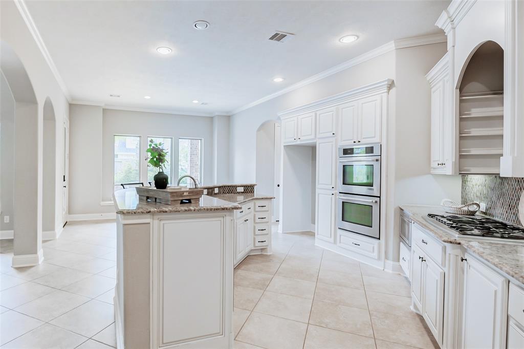5115 Cinco Falls Drive, Katy, Texas image 11