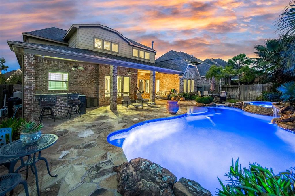 5115 Cinco Falls Drive, Katy, Texas image 2