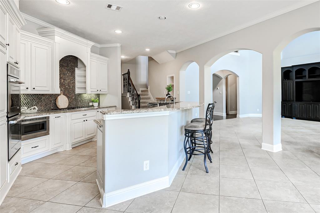 5115 Cinco Falls Drive, Katy, Texas image 15