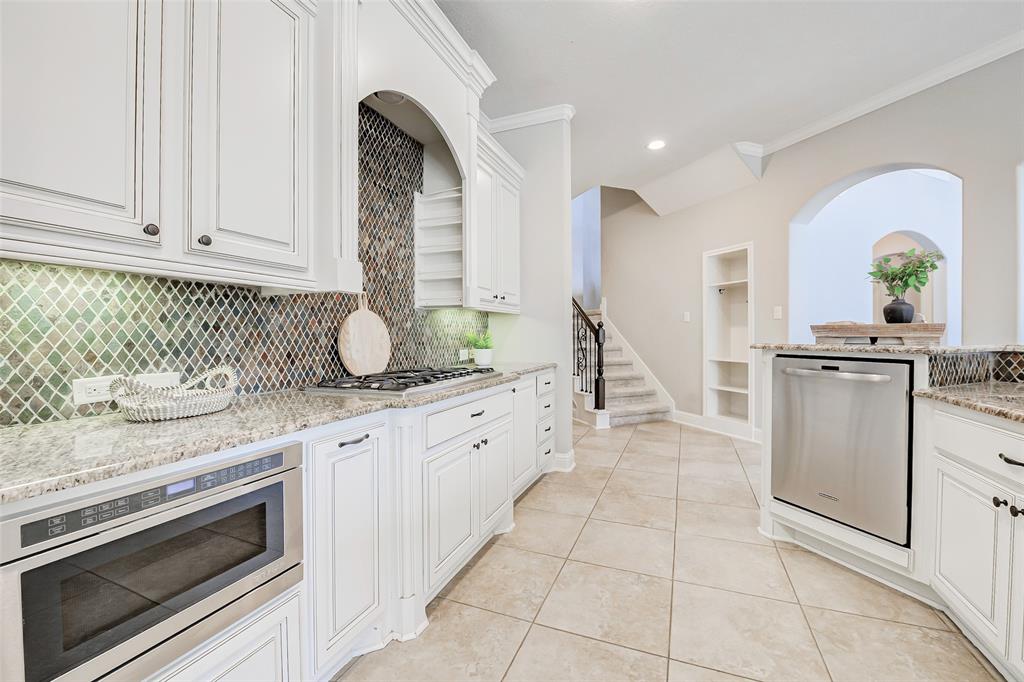 5115 Cinco Falls Drive, Katy, Texas image 12