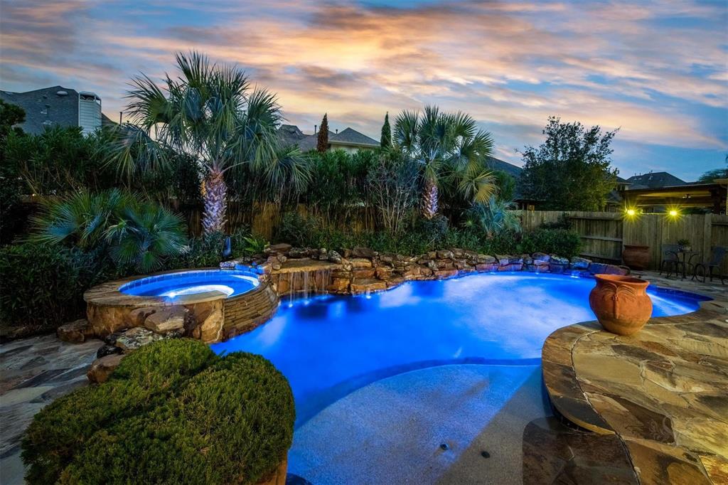 5115 Cinco Falls Drive, Katy, Texas image 3
