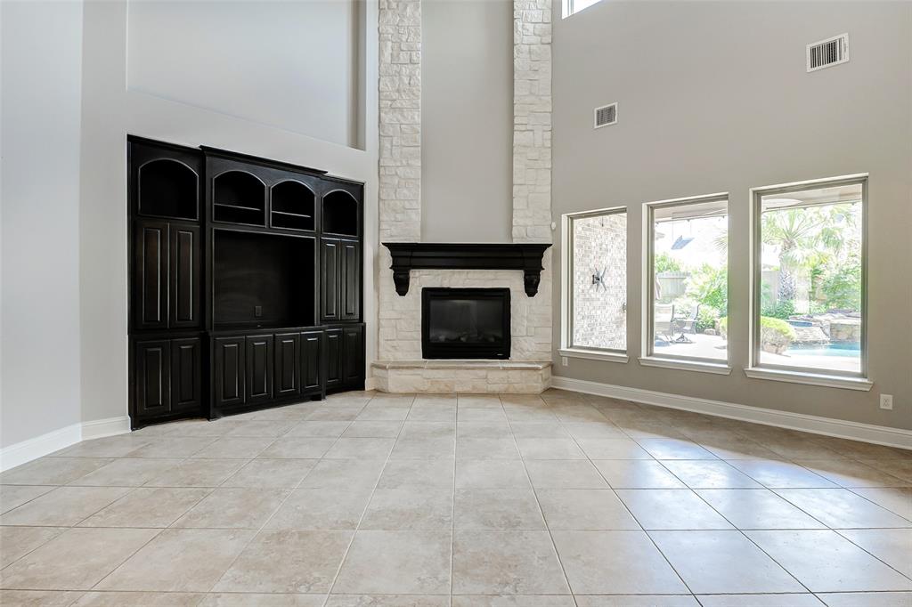 5115 Cinco Falls Drive, Katy, Texas image 19
