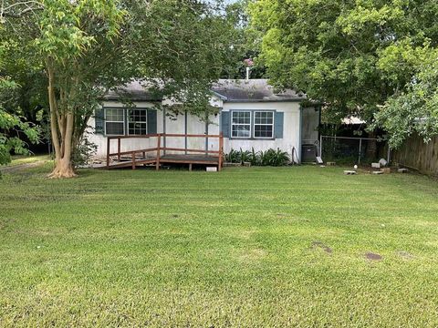 Single Family Residence in Texas City TX 4825 Truman Street.jpg