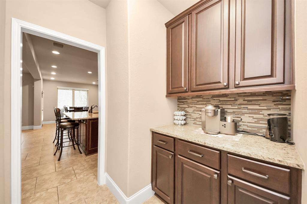 12502 Floral Park Lane, Pearland, Texas image 12