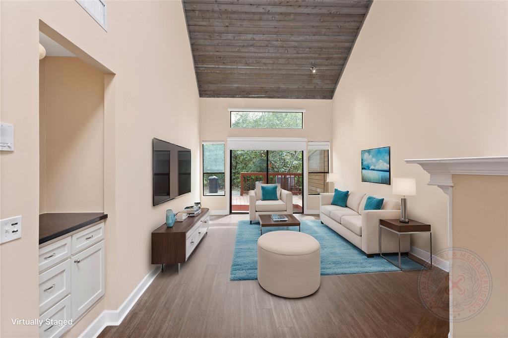 148 Sugarberry Circle, Houston, Texas image 5