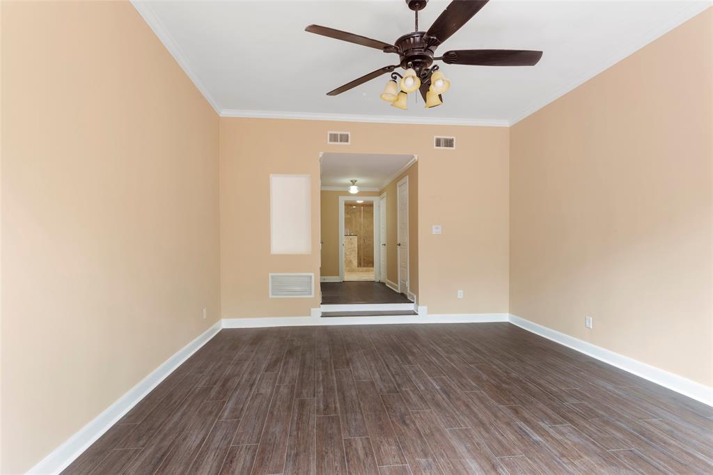 148 Sugarberry Circle, Houston, Texas image 19
