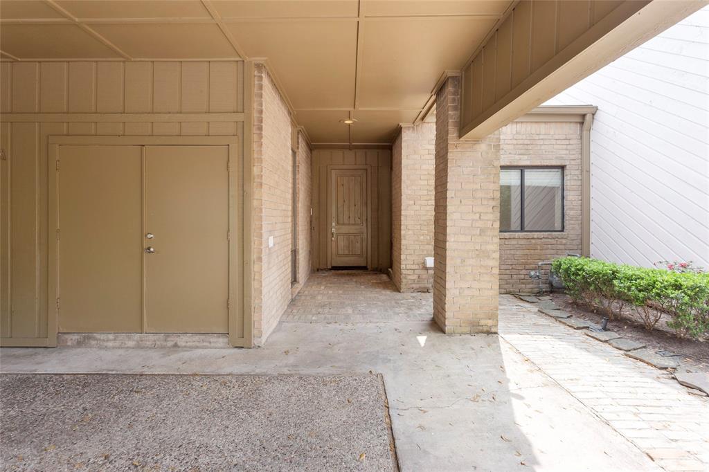 148 Sugarberry Circle, Houston, Texas image 11