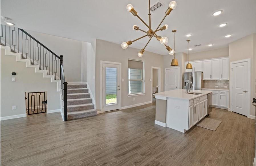 6047 Dark Kite Trail, Missouri City, Texas image 5