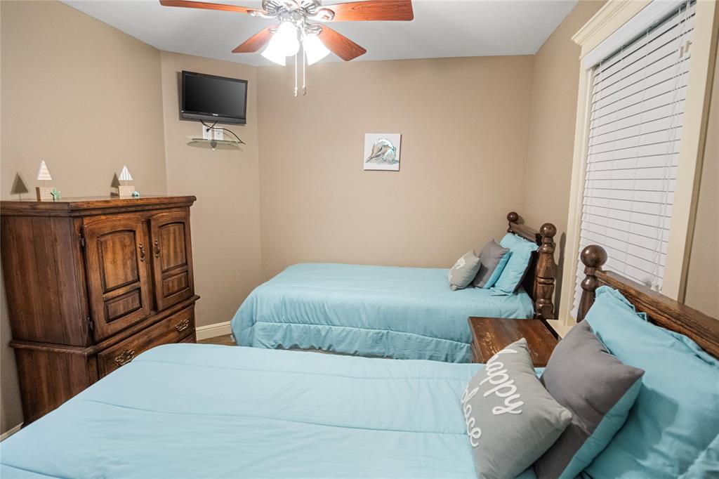 824 Rancho Caribe Drive, Port Bolivar, Texas image 18
