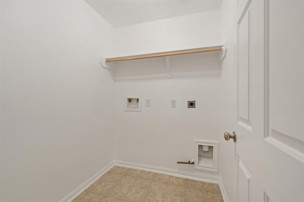 2418 Fawnlake Circle, Katy, Texas image 17