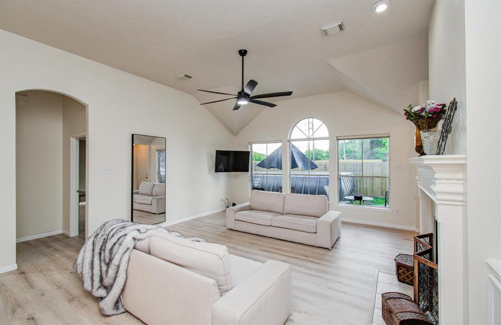 4138 Galloway Drive, Pearland, Texas image 10