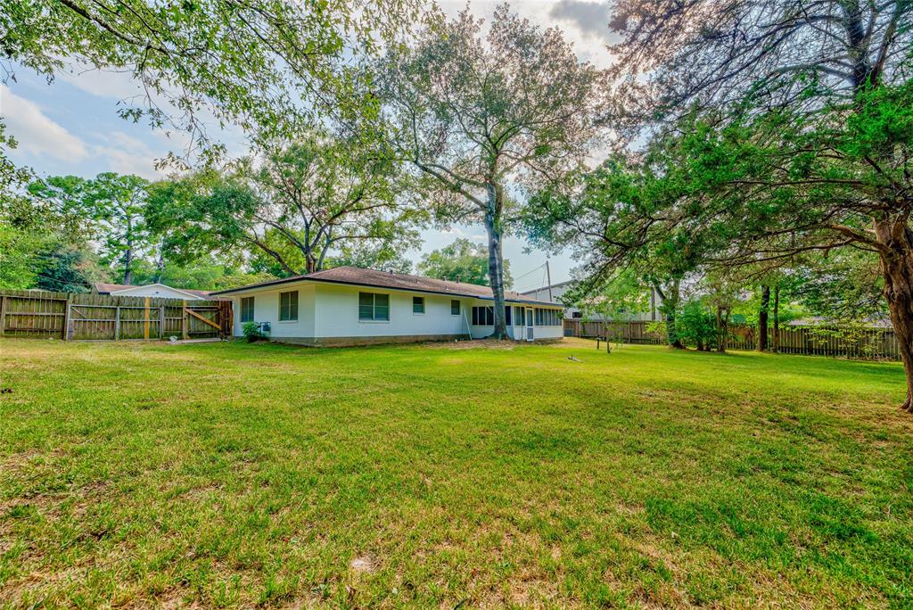 832 W Jones Street, Livingston, Texas image 26