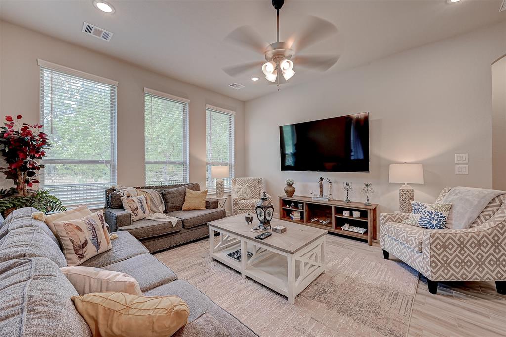 10005 Red Beadtree Place, Conroe, Texas image 13