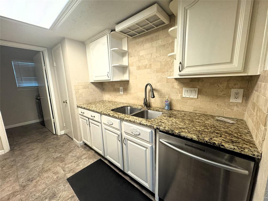 5442 Dove Forest Lane, Humble, Texas image 9